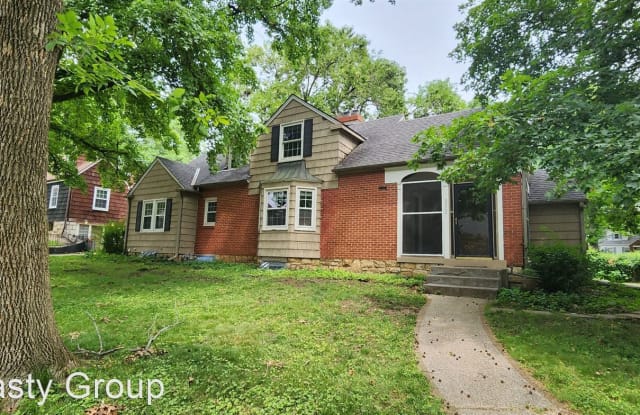 2502 W 51st Street - 2502 West 51st Street, Westwood, KS 66205