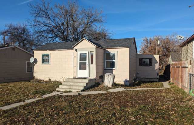 Two Bedroom House in Central Missoula with a Short Term Lease