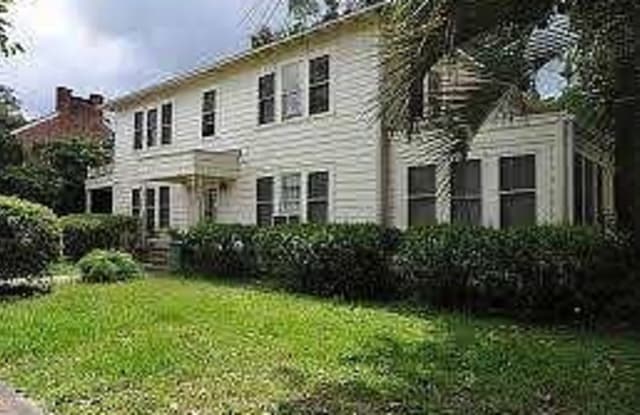 505 NE 9th Ave Apt 1 - 505 Northeast 9th Avenue, Gainesville, FL 32601