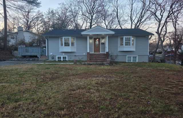 Photo of 3604 LAKOTA Road