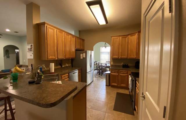 2722 Lakes Edge Lane