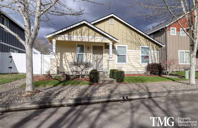 Cozy 2 Bed 2 Bath home in Battle Ground Village Neighborhood