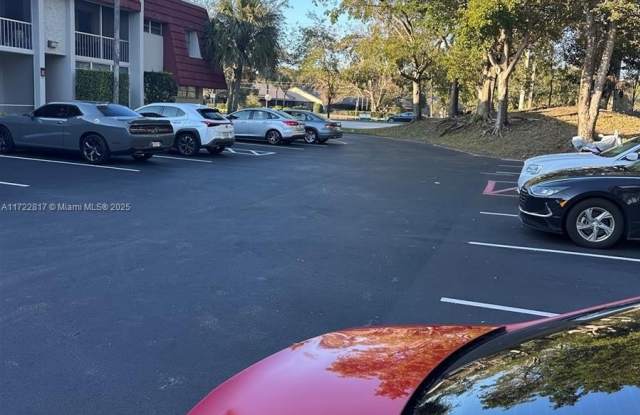 5 SW Jacaranda Country Club Dr