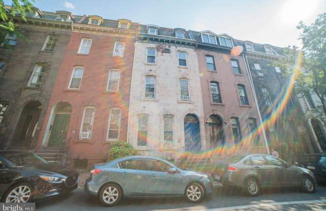 2316 SPRUCE Street unit: 2R