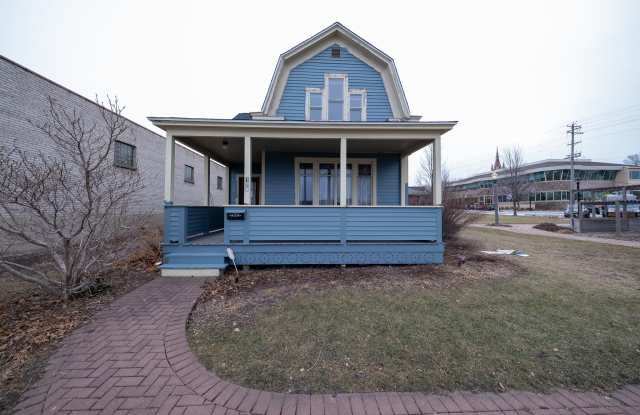 Photo of 128 2nd Ave. W.