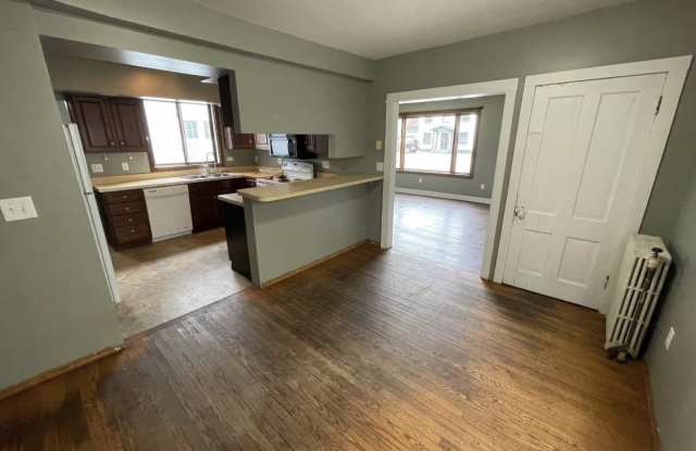 718 North Front Street