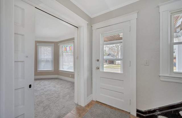 509 W Lincoln Avenue