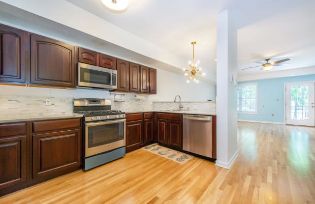 244 6TH ST - 244 6th St, Jersey City, NJ 07302