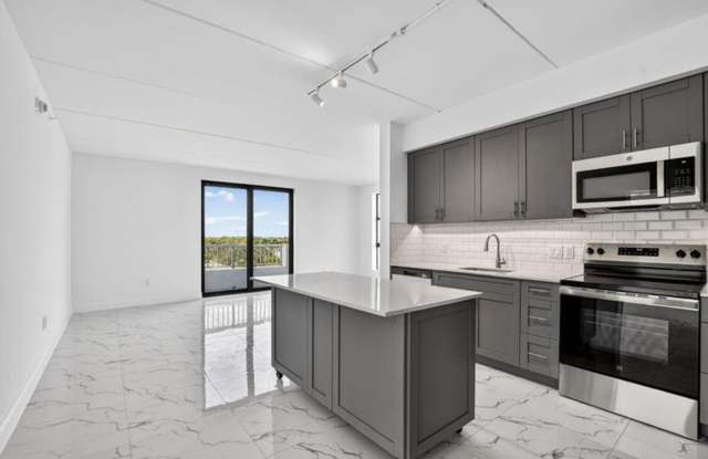 250 W Hidden Valley Boulevard 104, Boca Raton, FL 33487