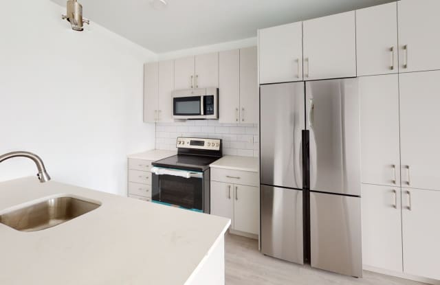 Pet Friendly Luxury Apt w Discounted FEE! Prime Location, Elevator in Building!