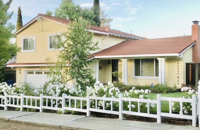 Photo of 236 More Avenue