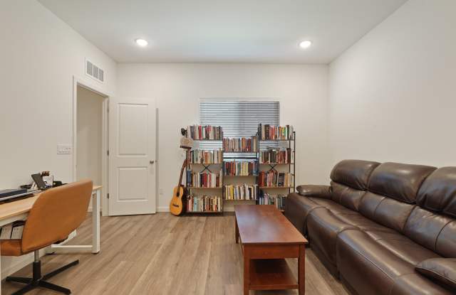 1416 Willowedge Way