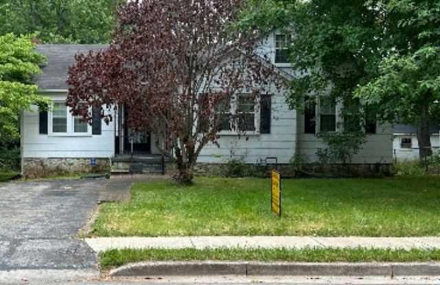 1526 Nutwood