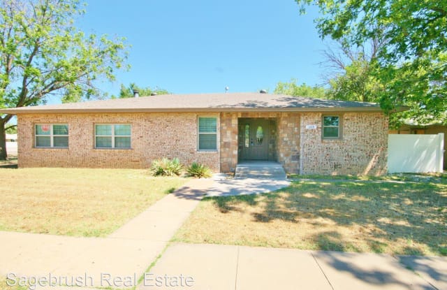 105 E. 16th Street - 105 East 16th Street, Portales, NM 88130