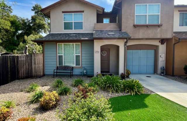 Oak Haven Village 3 Bedroom 2.5 Bath Single Family Home Available 5/1/2024 **DO NOT DISTURB TENANT** - 1154 Galeria Circle, Atascadero, CA 93422