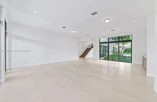 16680 N Botaniko Dr N