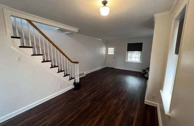 30 W ABINGTON AVENUE