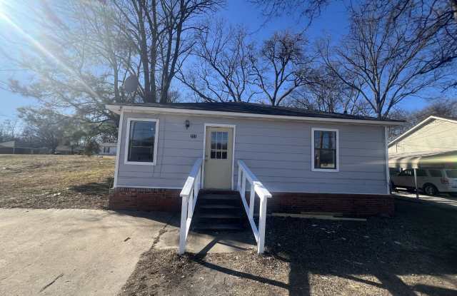 Photo of 211 North College St.