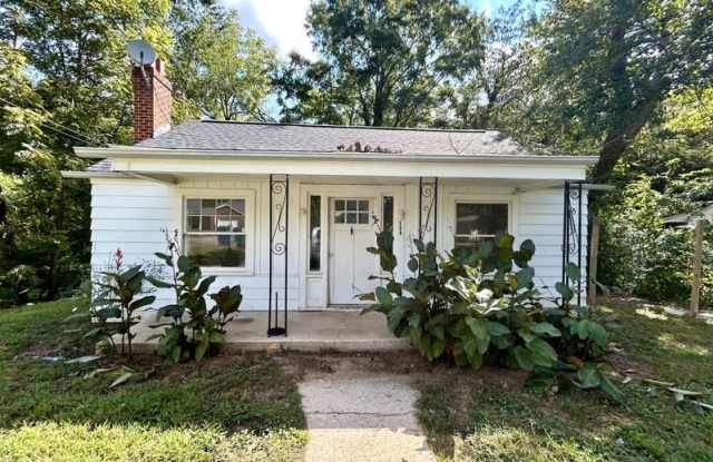 309 Coggins Avenue