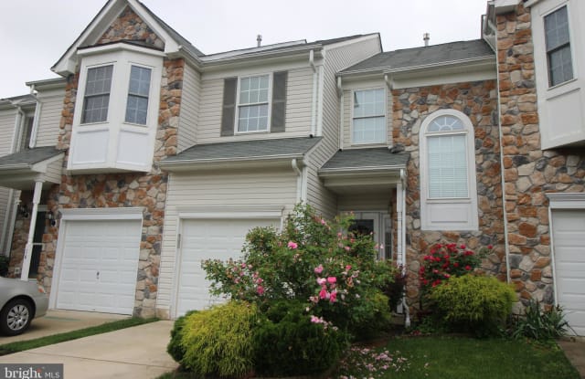 15 FARMINGTON COURT - 15 Farmington Court, Burlington County, NJ 08505