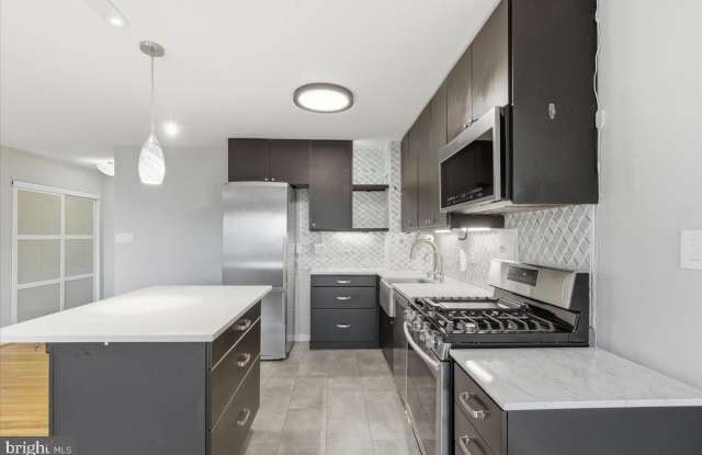 1300 S ARLINGTON RIDGE Road unit: 618