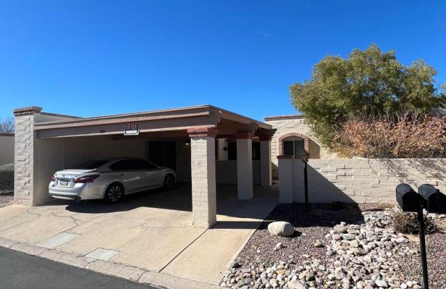 Attractive 2 Bedroom 2 Bath Town Home in an Attractive Central Townhouse Community - 2721 North Beverly Avenue, Tucson, AZ 85712