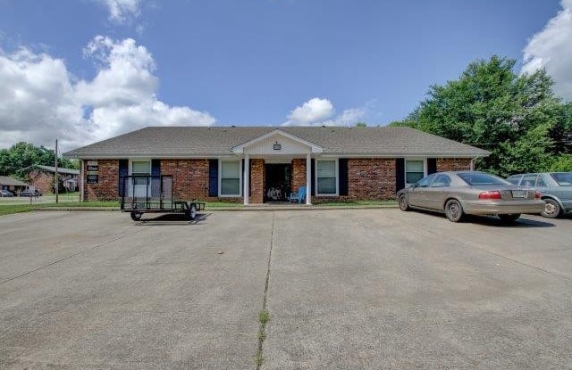 1437 McCan Drive #C - 1437 Mccan Drive, Clarksville, TN 37043