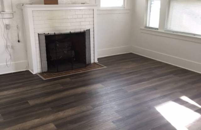 2 B/R 1 B/A House in Marysville AVAILABLE NOW!