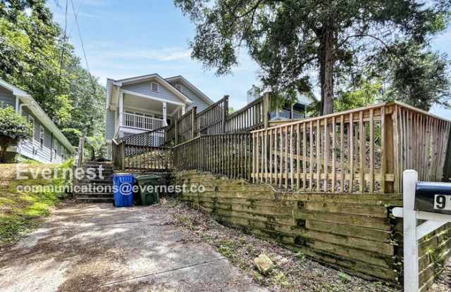 915 Ridge Avenue Northwest