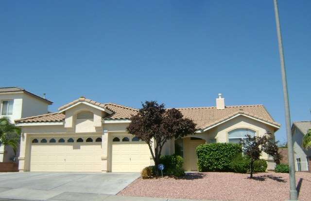 SINGLE STORY POOL AND SPA HOME IN GREEN VALLEY AREA