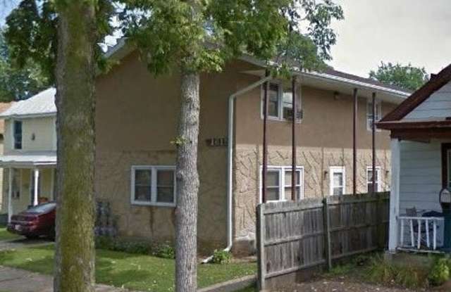 1615 10th St - 1615 10th Street, La Crosse, WI 54601