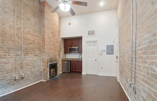 438 DAUPHINE Street 1B