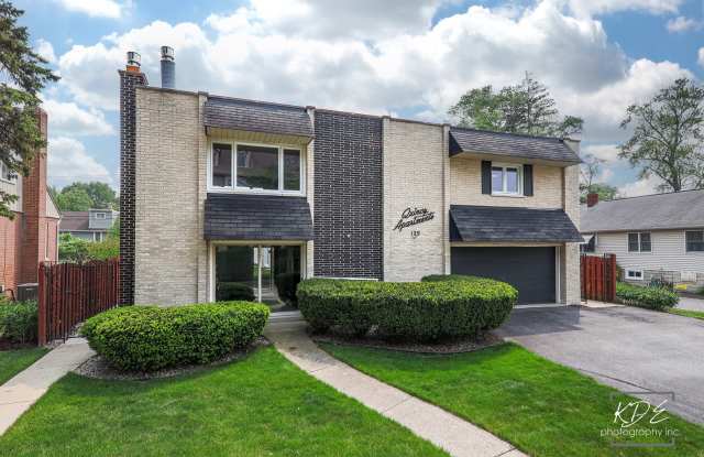 129 W Quincy Street