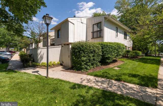 5827 Barnwood Pl