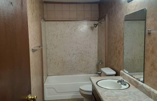 2604 West 24th Avenue