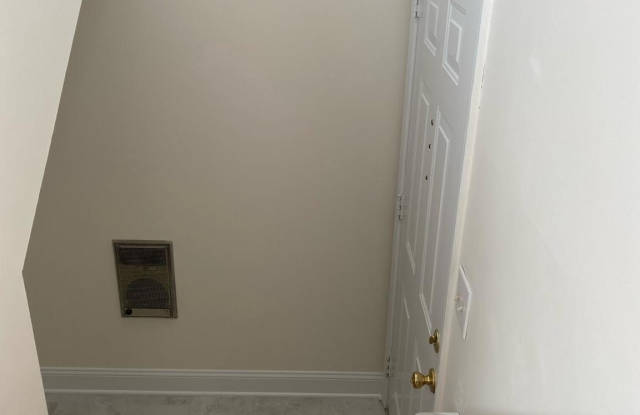 9470 SCARLET OAK Drive