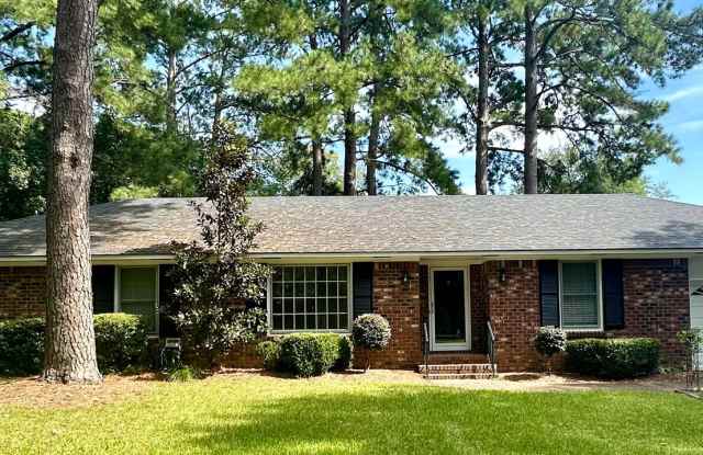 4 Bedroom Brick Home in Alice Drive Area!