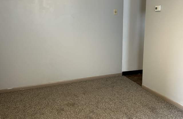 42-44 Zerby Avenue - 44