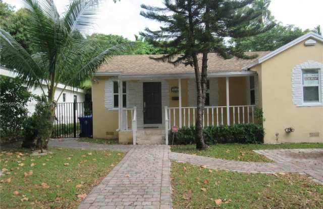 4245 SW 7th St - 4245 Southwest 7th Street, Miami, FL 33134