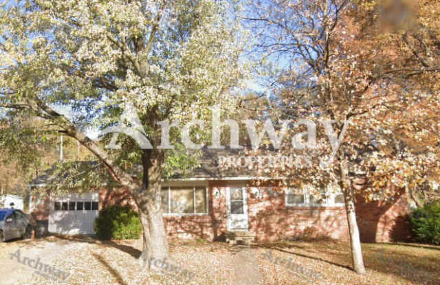 Photo of 615 W 82nd St