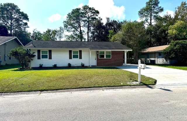 3 Bedroom home located in the Golf Cart District of Ocean Springs
