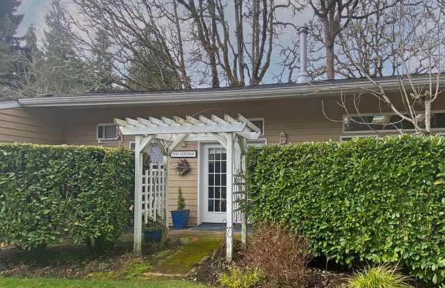 Lovely Fully Furnished Creekside Cottage - 1720 Southwest Brooklane Drive, Corvallis, OR 97333