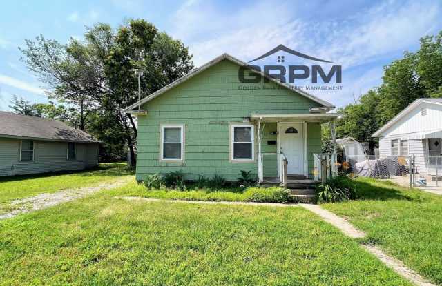 813 E 8th Ave