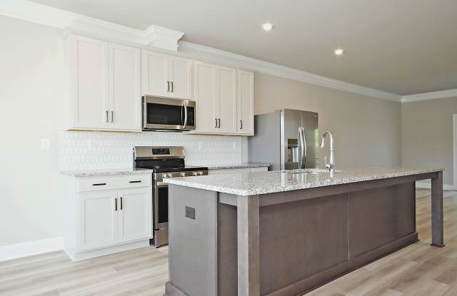 Pet-Friendly Glenbrook Townhome Near Crozet Park