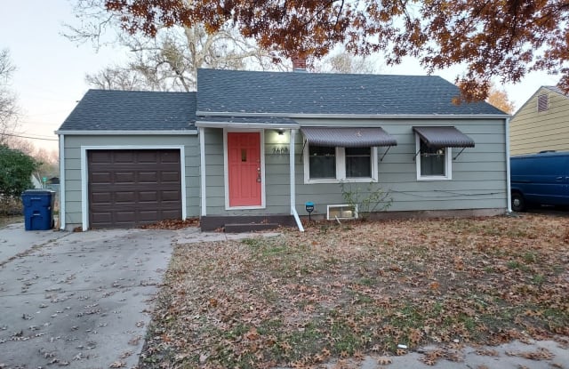 2608 S Santa Fe St - 2608 South Santa Fe Street, Wichita, KS 67216