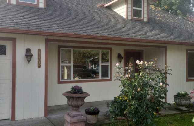 Photo of Beautiful 3 bed/2 bath home in Rogue River, OR