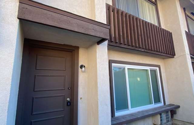 Photo of 2 story 2 bed, 1 1/2 bath Monticello Condo