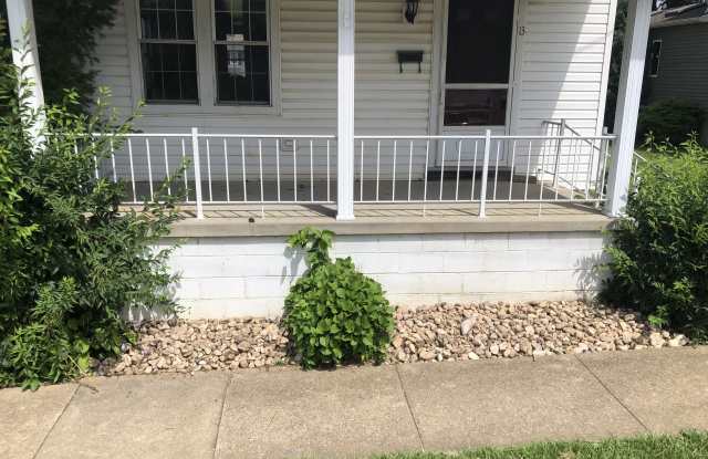 13 W Madison St