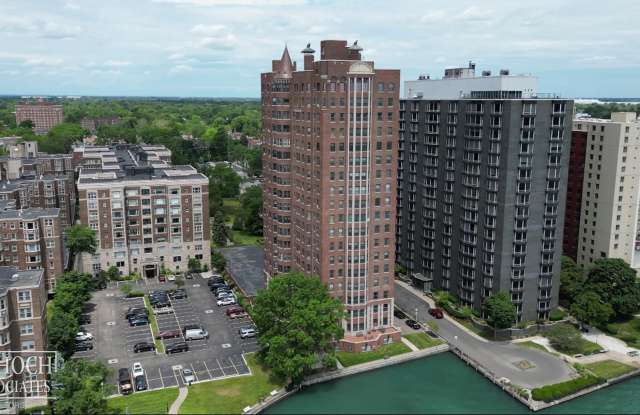 Photo of 8162 E Jefferson