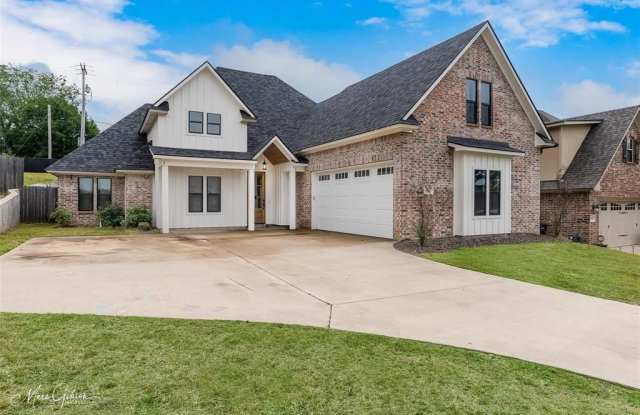 382 Wood Springs